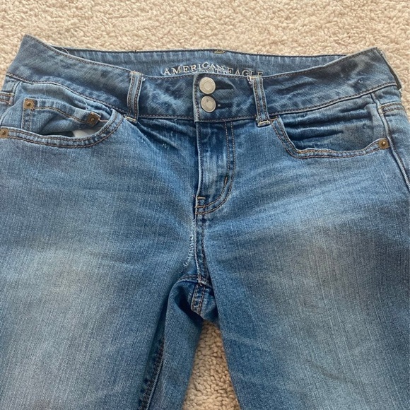 4/$10 American Eagle jeans - Picture 2 of 4